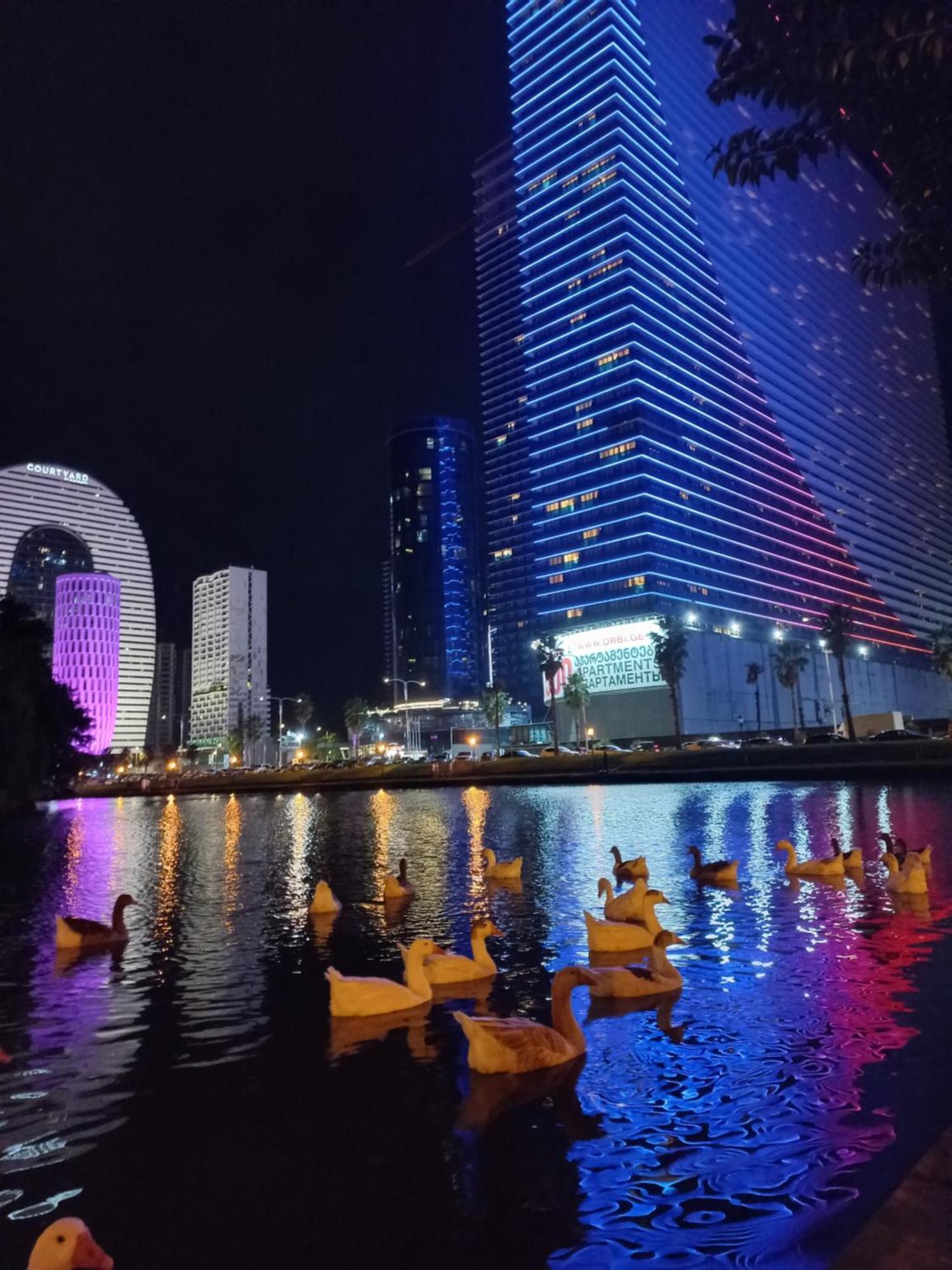 Orbi City Apartments On The Beach Batumi Luaran gambar